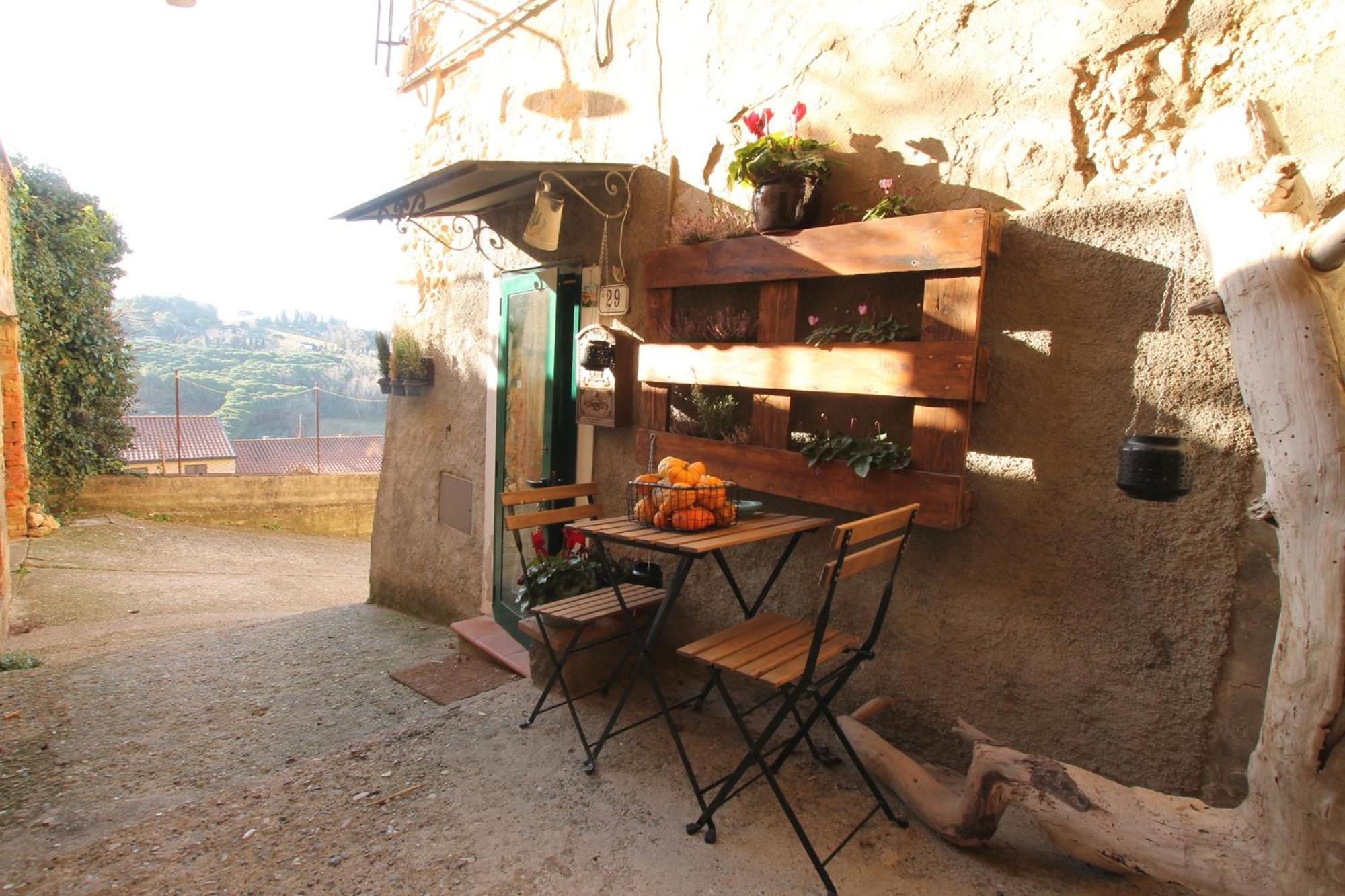 Il Piccino 29, Esperienza Romantica In Borgo.... モンテスクダイオ エクステリア 写真